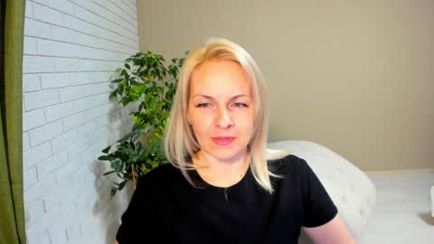 Snapshot of alicee__grace chatting on 8, 2, 2025 Alicee online show from 8, 2, 2025