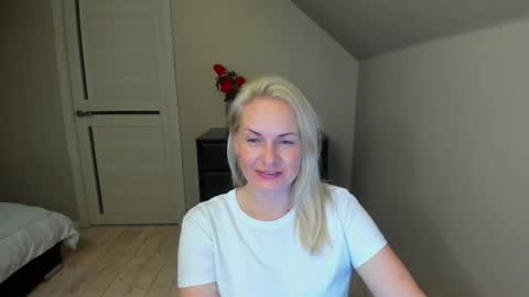 Snapshot of alicee__grace chatting on 7, 10, 2025 Alicee online show from 7, 10, 2025