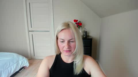 Snapshot of alicee__grace chatting on 10, 10, 2025 Alicee online show from 10, 10, 2025