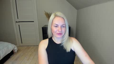 Snapshot of alicee__grace chatting on 11, 10, 2025 Alicee online show from 11, 10, 2025
