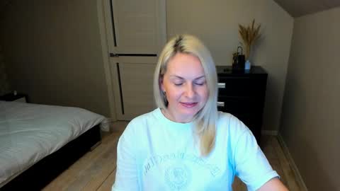 Snapshot of alicee__grace chatting on 6, 11, 2025 Alicee online show from 6, 11, 2025