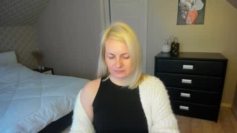 Snapshot of alicee__grace chatting on 28, 11, 2025 Alicee online show from 28, 11, 2025
