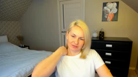 Snapshot of alicee__grace chatting on 1, 12, 2025 Alicee online show from 1, 12, 2025