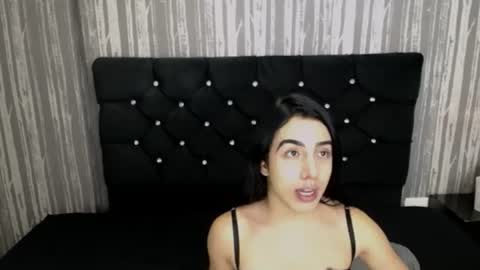 Snapshot of alicee_moonn chatting on 7, 7, 2026 alicee_moonn online show from 7, 7, 2026