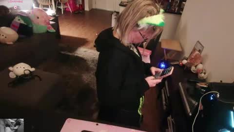 Alice Liddell online show from 19, 9, 2025