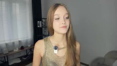 Snapshot of alicemelison chatting on 20, 10, 2025 Serena online show from 20, 10, 2025