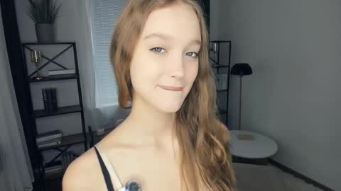 Snapshot of alicemelison chatting on 22, 11, 2025 Serena online show from 22, 11, 2025