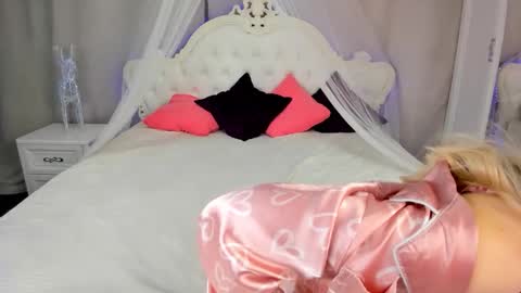 Snapshot of alicemonro chatting on 20, 10, 2025 alicemonro online show from 20, 10, 2025