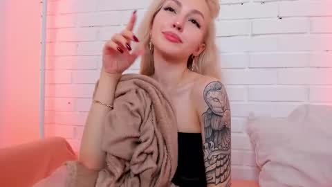 Snapshot of alicemonro chatting on 4, 12, 2025 alicemonro online show from 4, 12, 2025