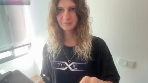 AlicePinkhead online show from 5, 2, 2026