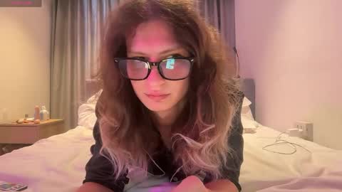 AlicePinkhead online show from 23, 4, 2026