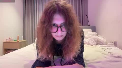 AlicePinkhead online show from 8, 6, 2026