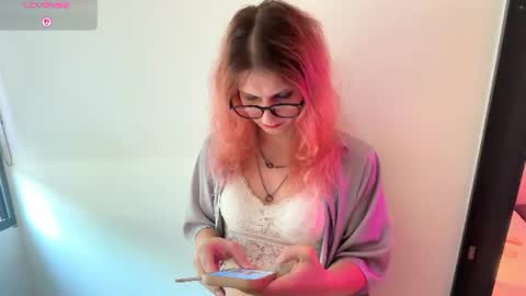 AlicePinkhead online show from 21, 7, 2026