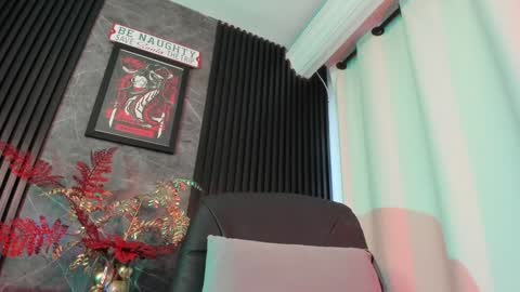 Snapshot of alicepoixxxon chatting on 23, 12, 2024 ALICE online show from 23, 12, 2024