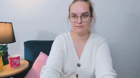 Snapshot of alicesensitive chatting on 22, 9, 2025 alicesensitive online show from 22, 9, 2025