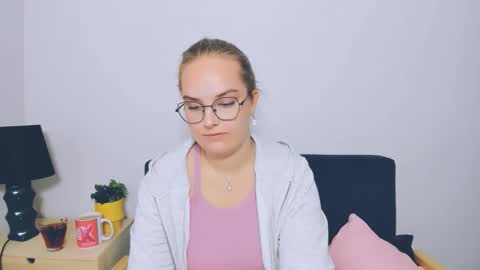 Snapshot of alicesensitive chatting on 2, 10, 2025 alicesensitive online show from 2, 10, 2025