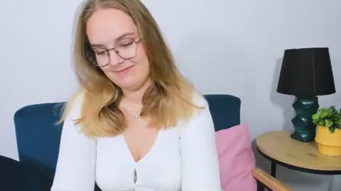 Snapshot of alicesensitive chatting on 27, 10, 2025 alicesensitive online show from 27, 10, 2025