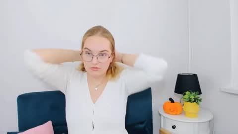 Snapshot of alicesensitive chatting on 14, 11, 2025 alicesensitive online show from 14, 11, 2025