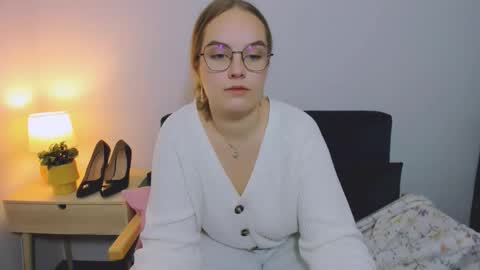 Snapshot of alicesensitive chatting on 23, 11, 2025 alicesensitive online show from 23, 11, 2025