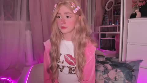 Snapshot of alicexbae chatting on 26, 11, 2025 from wonderland online show from 26, 11, 2025