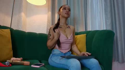 Snapshot of alicia__kiss chatting on 5, 3, 2025 Salome online show from 5, 3, 2025