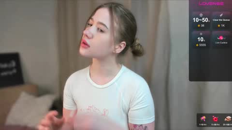 Snapshot of alicia_hines chatting on 3, 3, 2025 Alicia online show from 3, 3, 2025