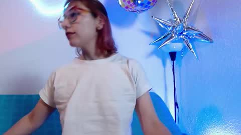 Snapshot of aliciawithe chatting on 8, 11, 2025 Alicia online show from 8, 11, 2025