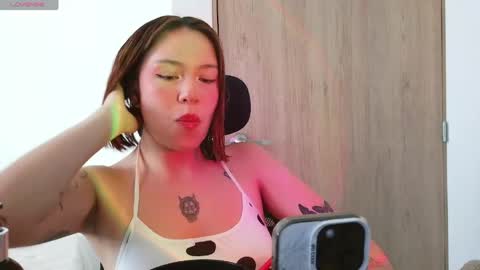 aliciia_23 online show from 25, 4, 2026