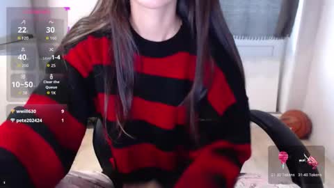 Snapshot of alien_art_lover chatting on 15, 9, 2025 Mia online show from 15, 9, 2025