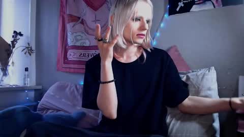 Snapshot of alien_bella chatting on 1, 3, 2026 Alien Bella online show from 1, 3, 2026