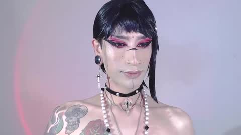     online show from 4, 1, 2025