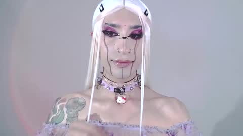     online show from 25, 1, 2025