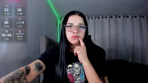 aliice_walker_ online show from 6, 1, 2026