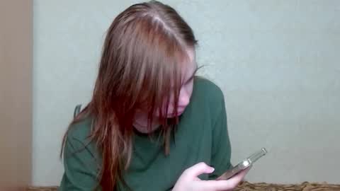 Snapshot of aliiice_stone chatting on 5, 11, 2025 Alice online show from 5, 11, 2025