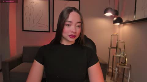 alinakravitz_ online show from 5, 12, 2025