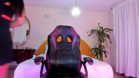 AlinaSimmons online show from 29, 4, 2026