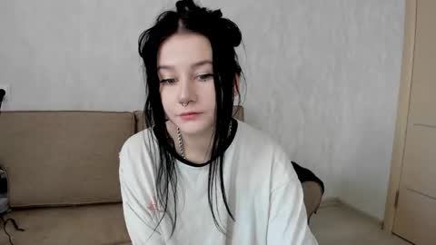 Aline Greeeen online show from 2, 3, 2025