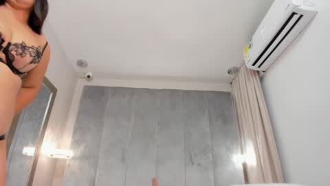 Alinna  online show from 1, 2, 2025