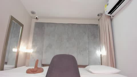 Alinna  online show from 1, 3, 2025