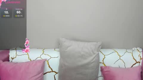 Snapshot of alisa__kelly chatting on 8, 10, 2025 alisa__kelly online show from 8, 10, 2025