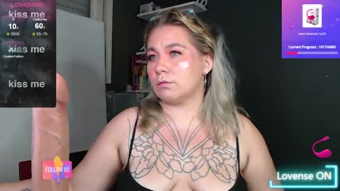 Snapshot of alisa_u chatting on 8, 3, 2025 alisa_u online show from 8, 3, 2025