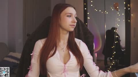Snapshot of alisaa_01 chatting on 5, 1, 2025 Alice                                   Fansly Alisa01 online show from 5, 1, 2025