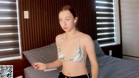 Alice                                   Fansly Alisa01 online show from 13, 11, 2025