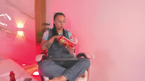   online show from 30, 3, 2026