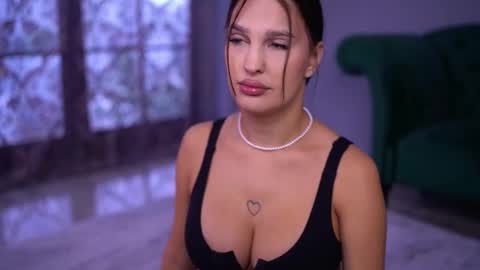 Snapshot of alisharossen chatting on 6, 10, 2025 alisharossen online show from 6, 10, 2025