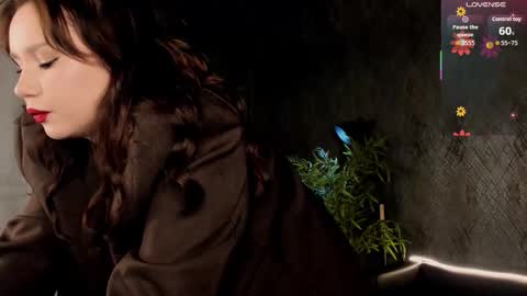 Alisia online show from 17, 9, 2025