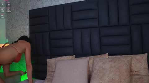 Snapshot of alison222_ chatting on 24, 11, 2025 A L I S O N online show from 24, 11, 2025