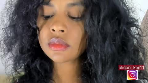 Sofias house online show from 3, 2, 2025