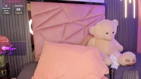 Snapshot of alisse_miller chatting on 24, 2, 2025 Alisse Miller online show from 24, 2, 2025