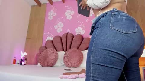 Snapshot of alissonpeach01 chatting on 16, 10, 2025 alissonpeach01 online show from 16, 10, 2025